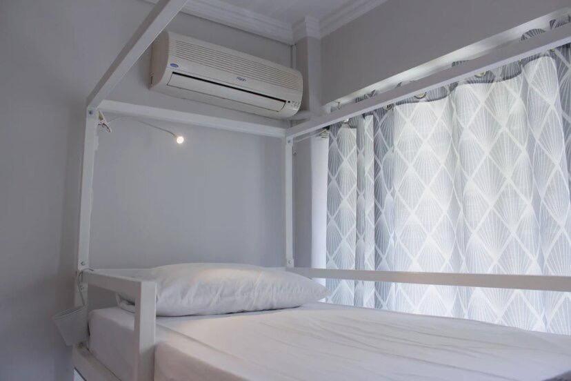 Let Me Take My Bunk Bed Hostel Атина Екстериор снимка