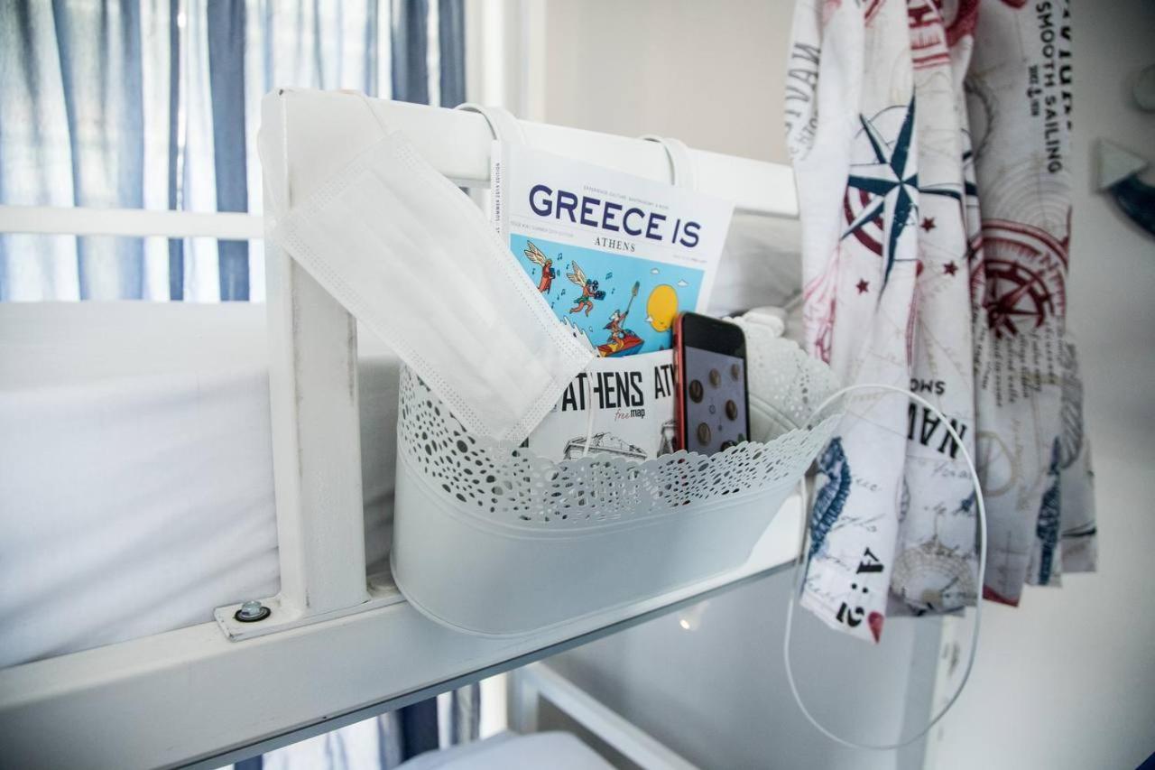 Let Me Take My Bunk Bed Hostel Атина Екстериор снимка