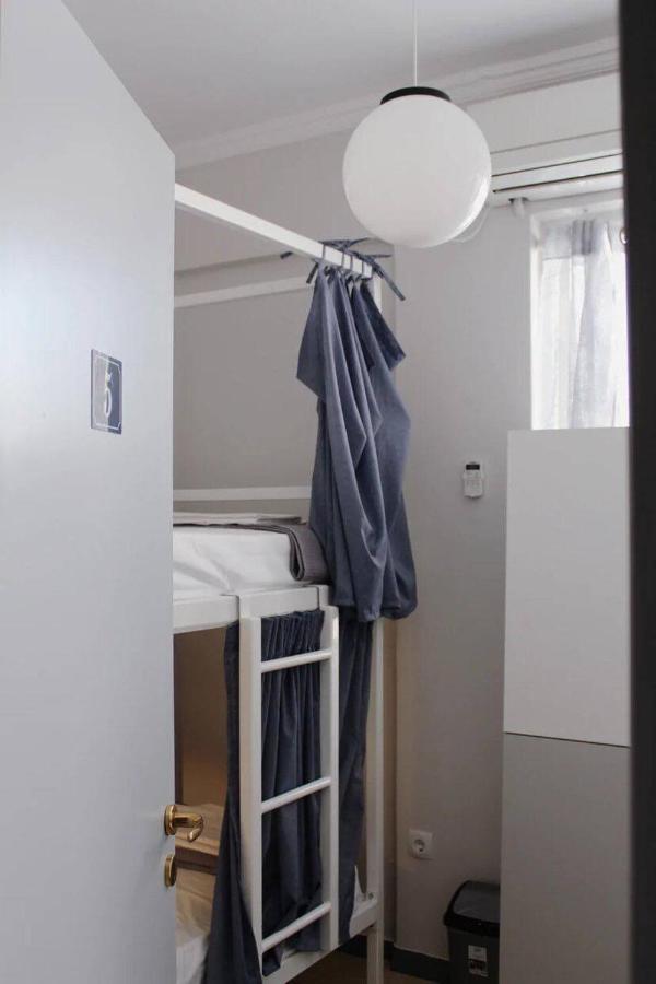 Let Me Take My Bunk Bed Hostel Атина Екстериор снимка
